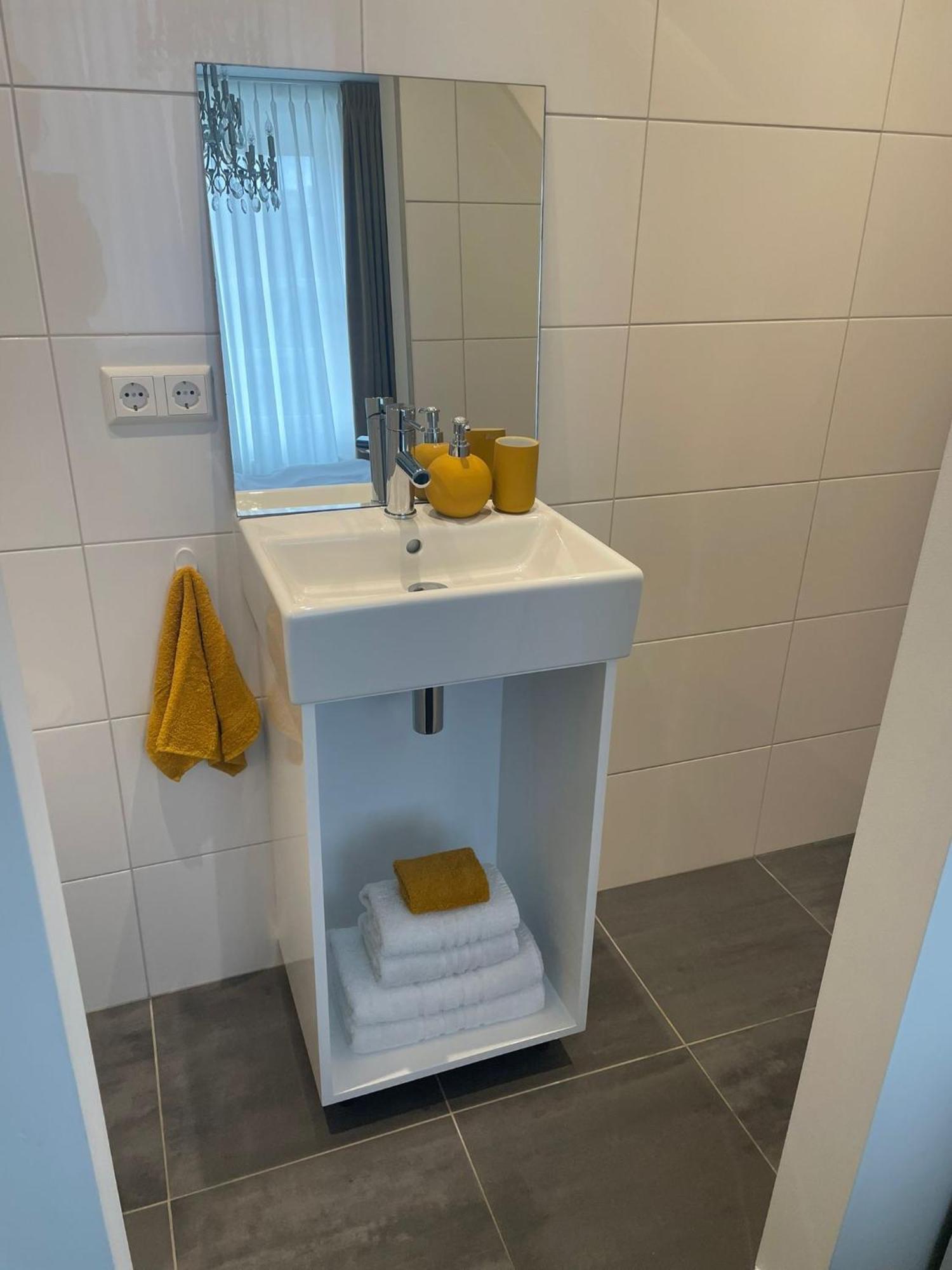 Pension Montmaertre Zierikzee Habitación foto